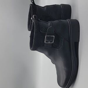 UGG Black Leather Chelsea Boot